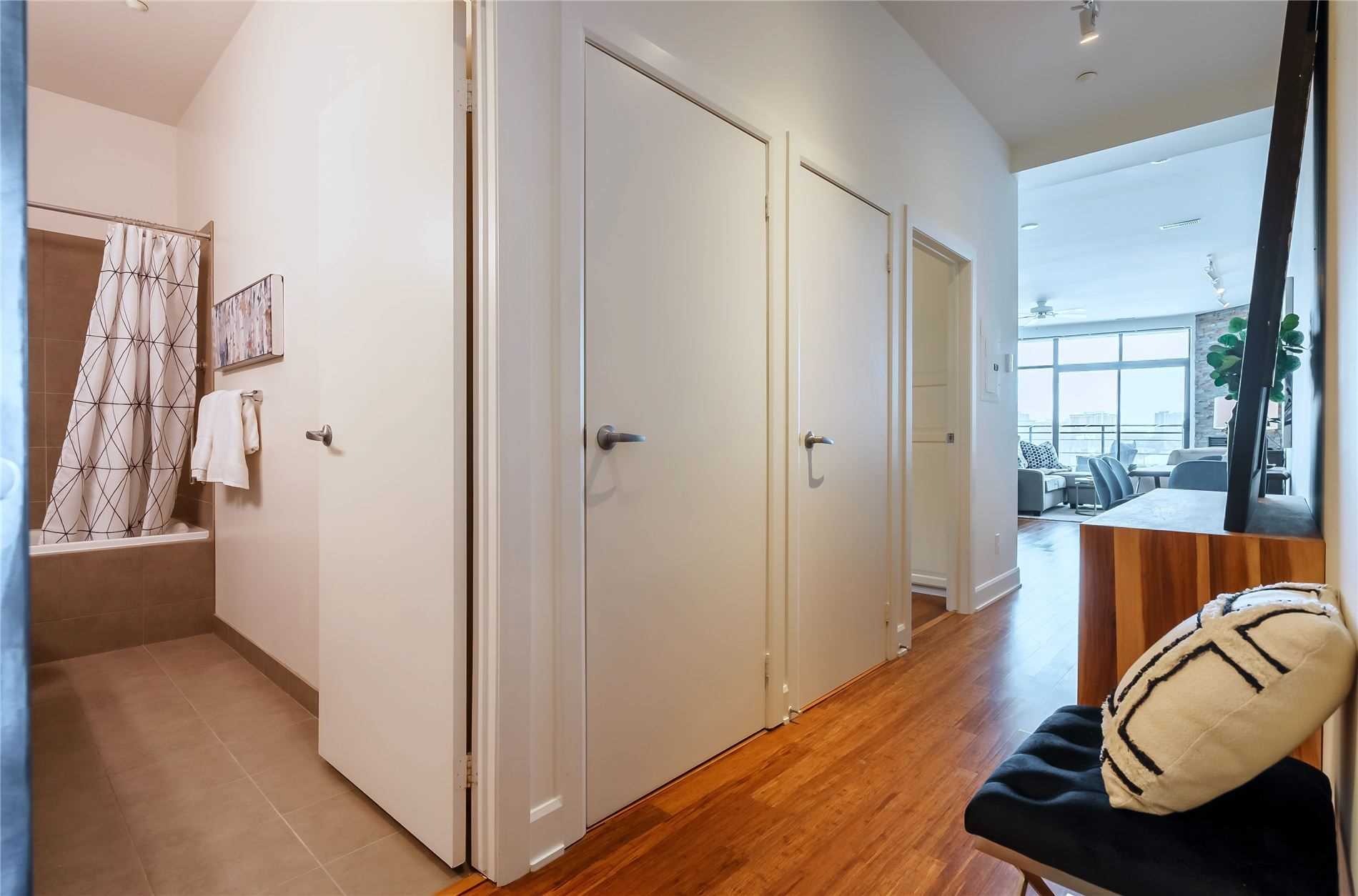 160 Fallingbrook Rd, #306