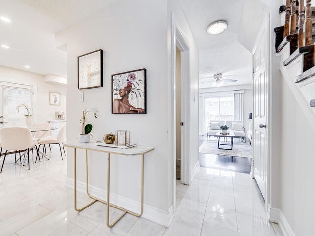 1123 Cedarcroft Cres