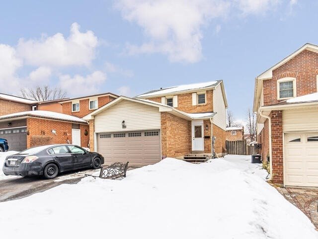 1123 Cedarcroft Cres