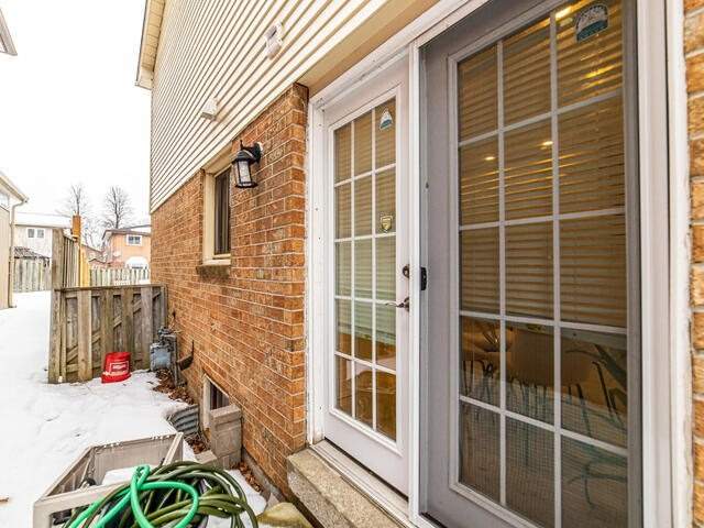 1123 Cedarcroft Cres