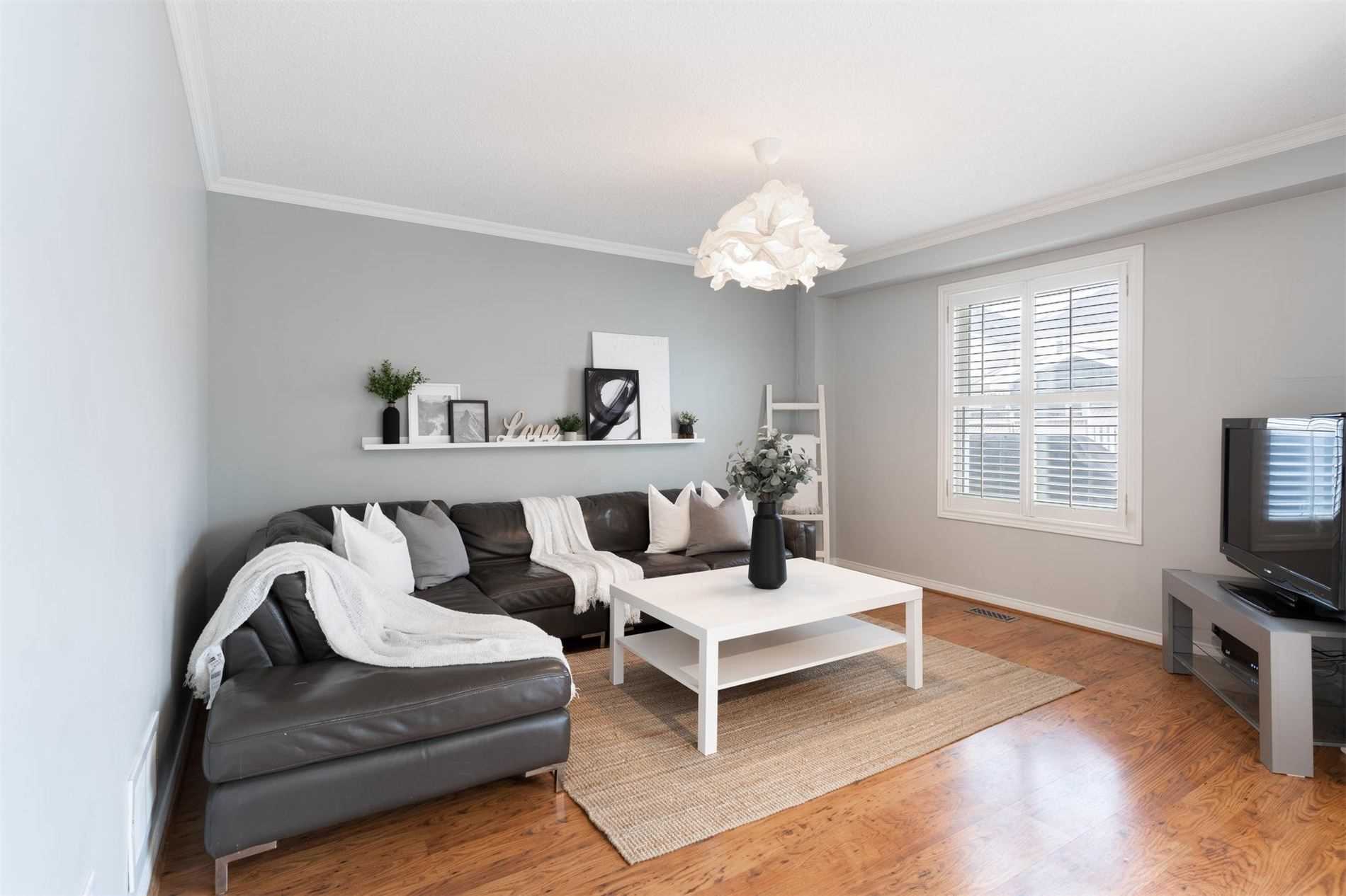 90 Guildwood Dr