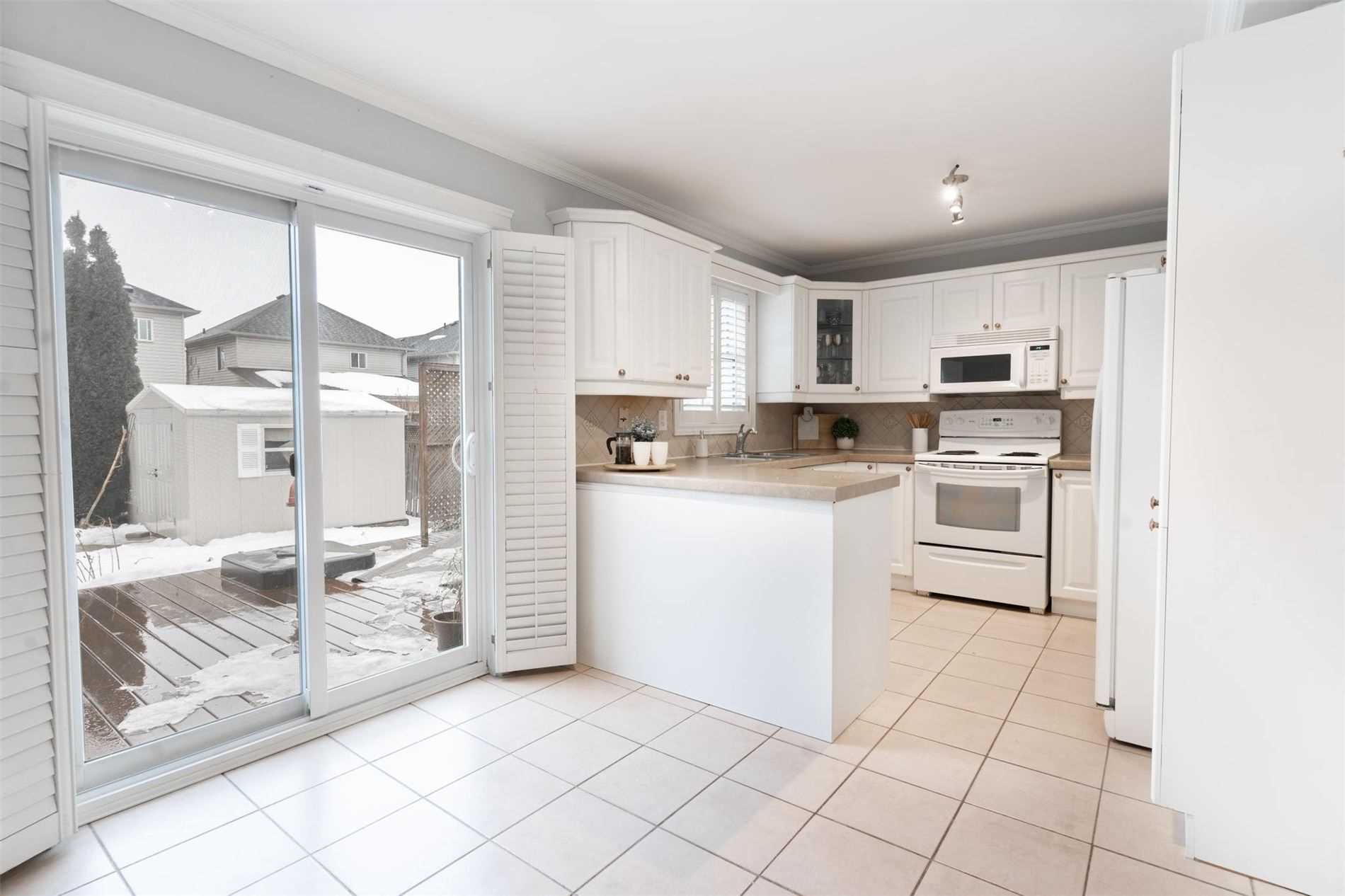 90 Guildwood Dr