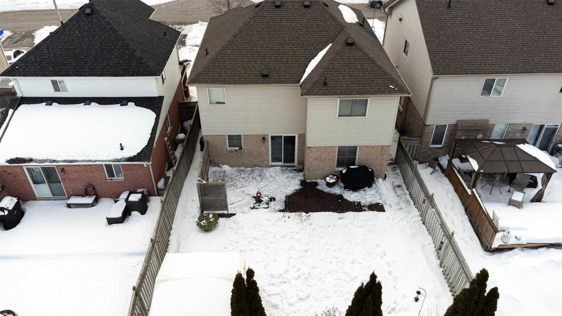 90 Guildwood Dr