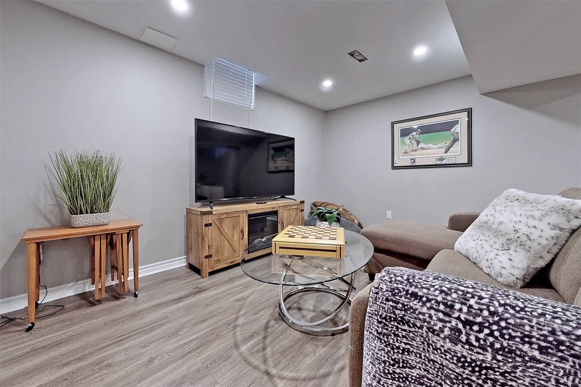 40 Marchwood Cres