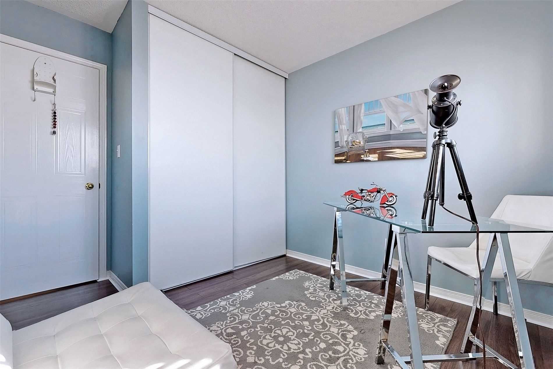 40 Marchwood Cres