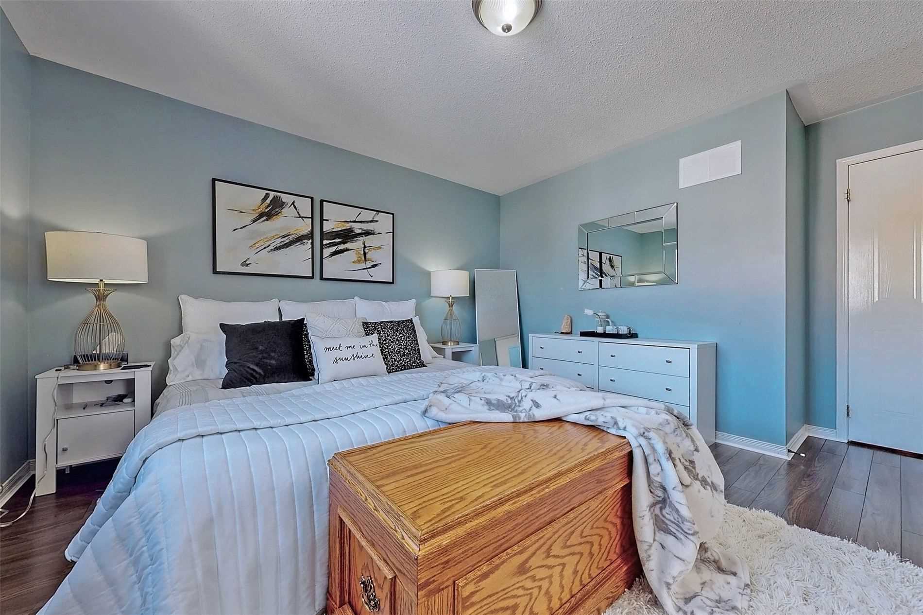 40 Marchwood Cres