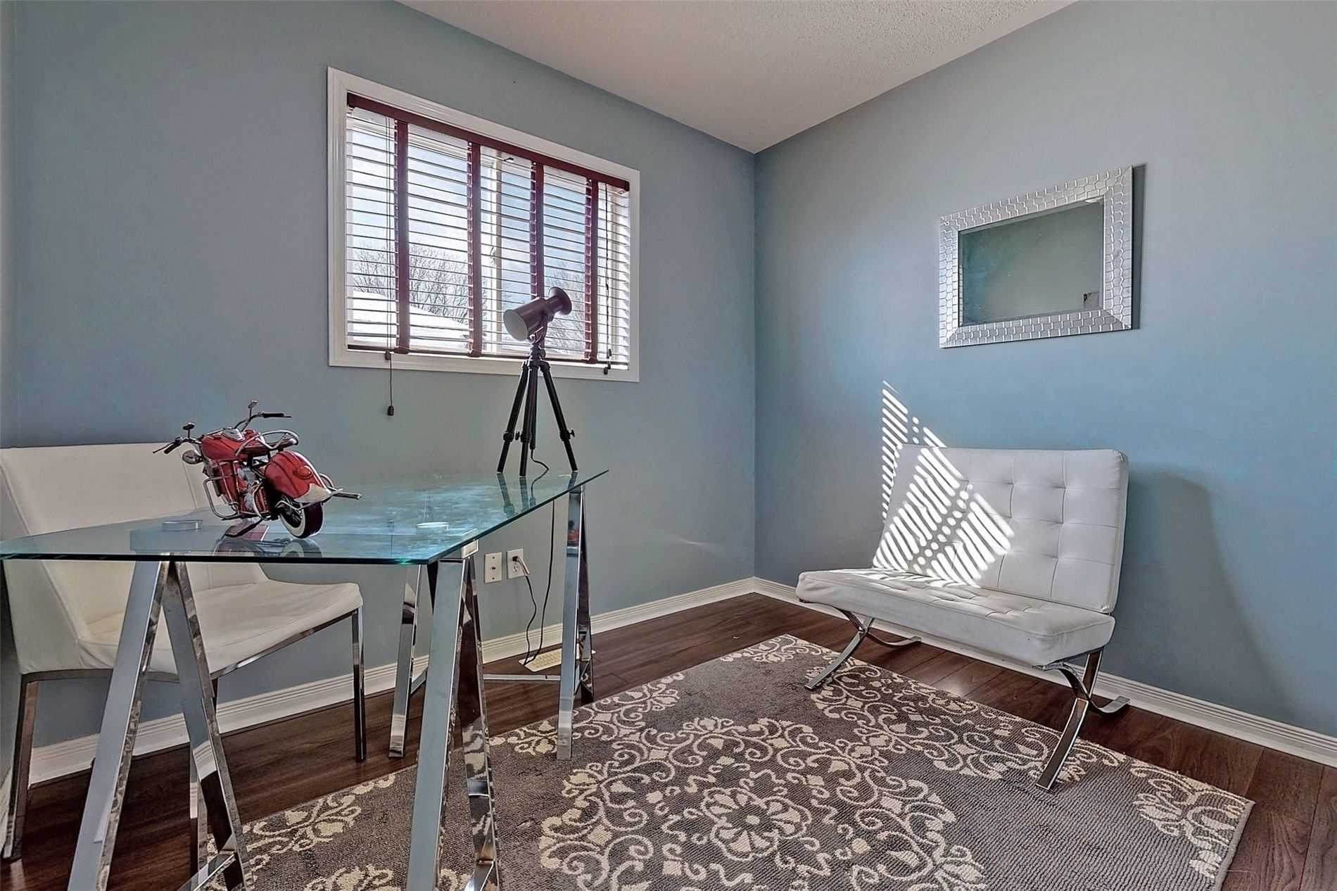 40 Marchwood Cres