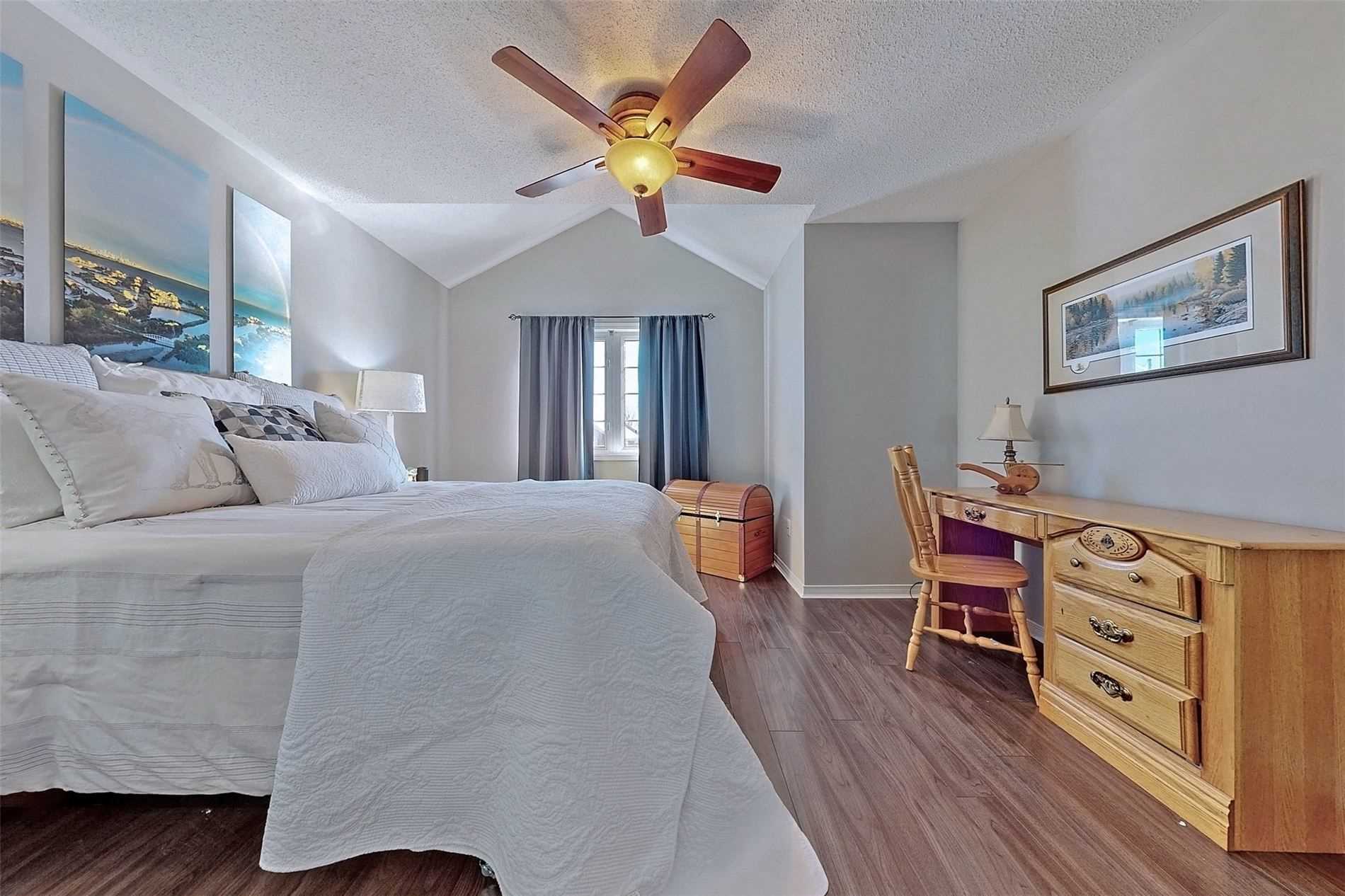 40 Marchwood Cres