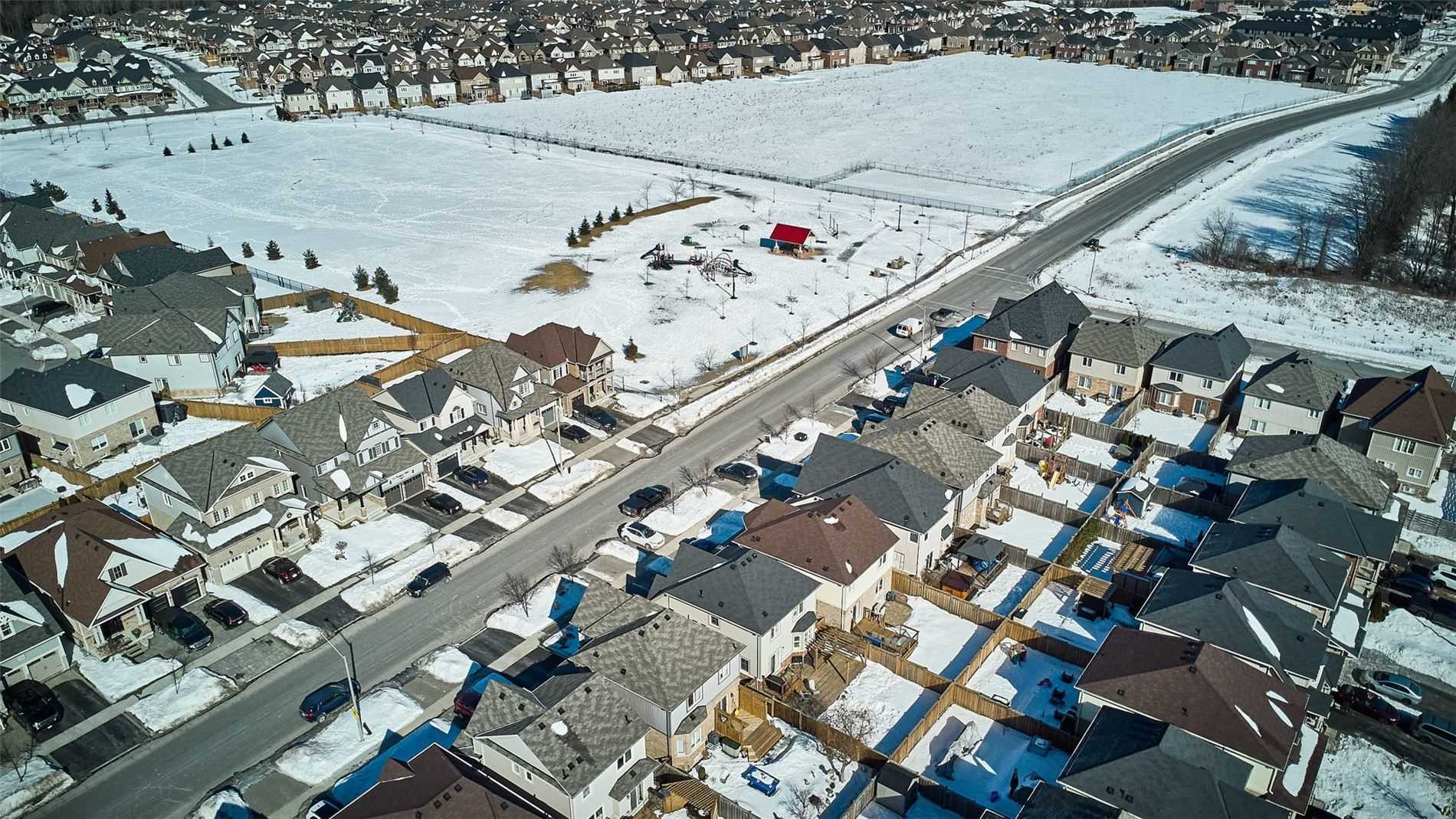 83 Northglen Blvd