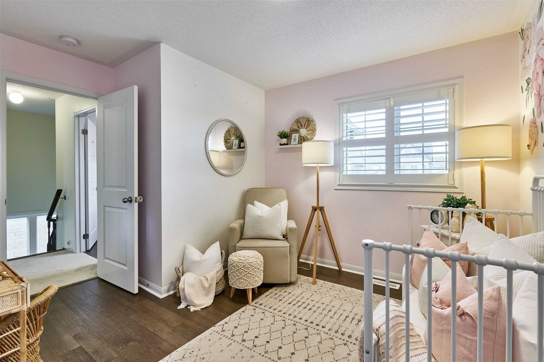 83 Northglen Blvd
