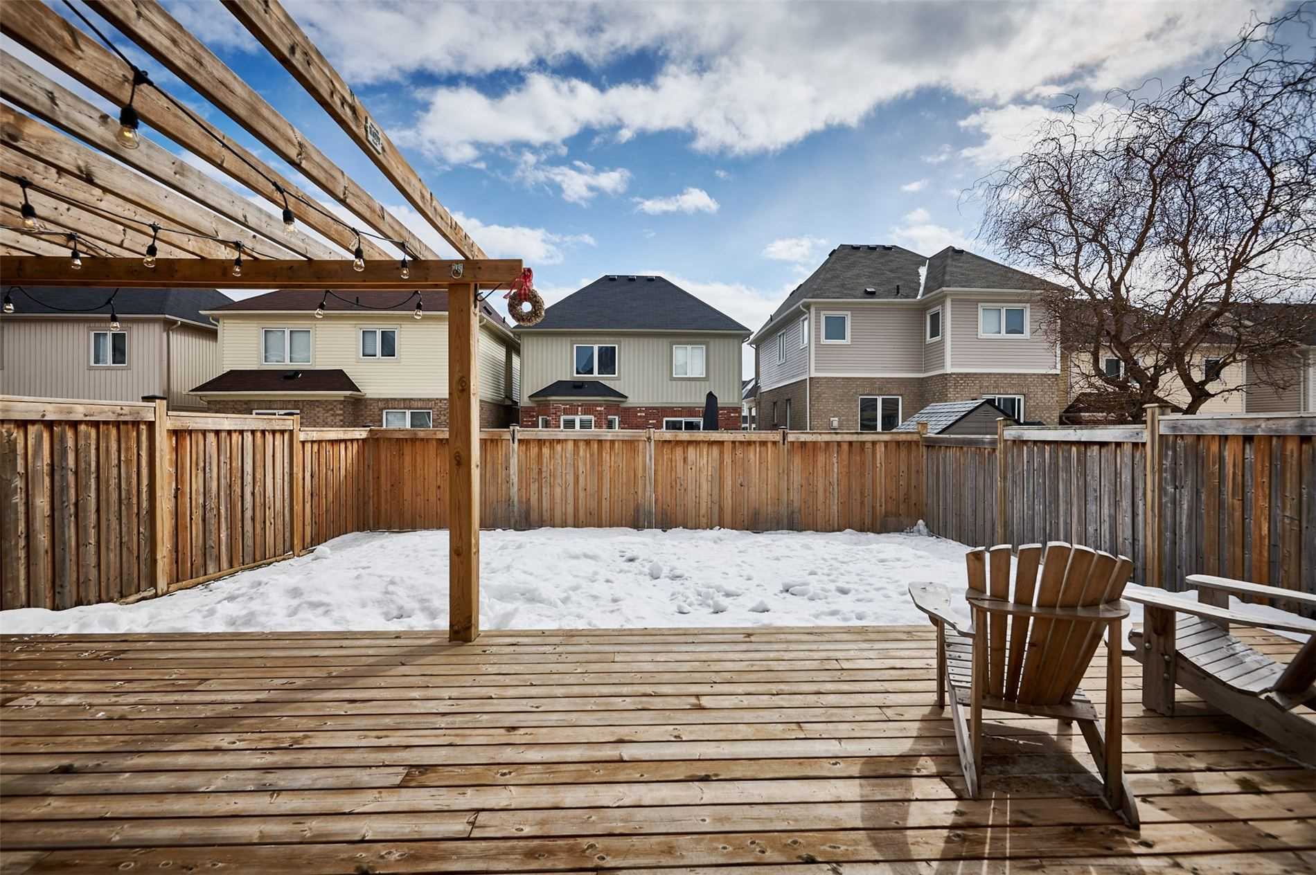 83 Northglen Blvd