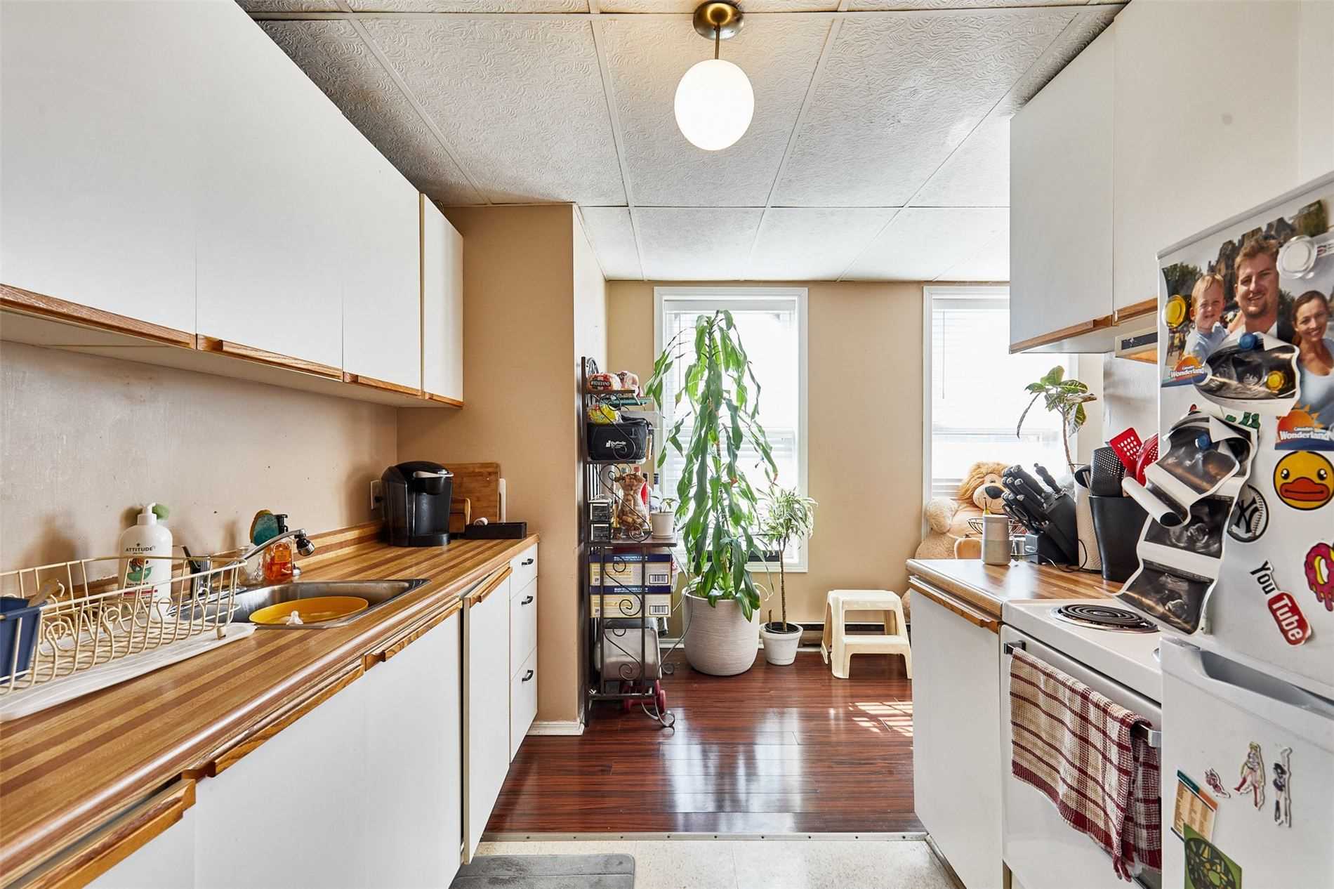 20-30 King St W