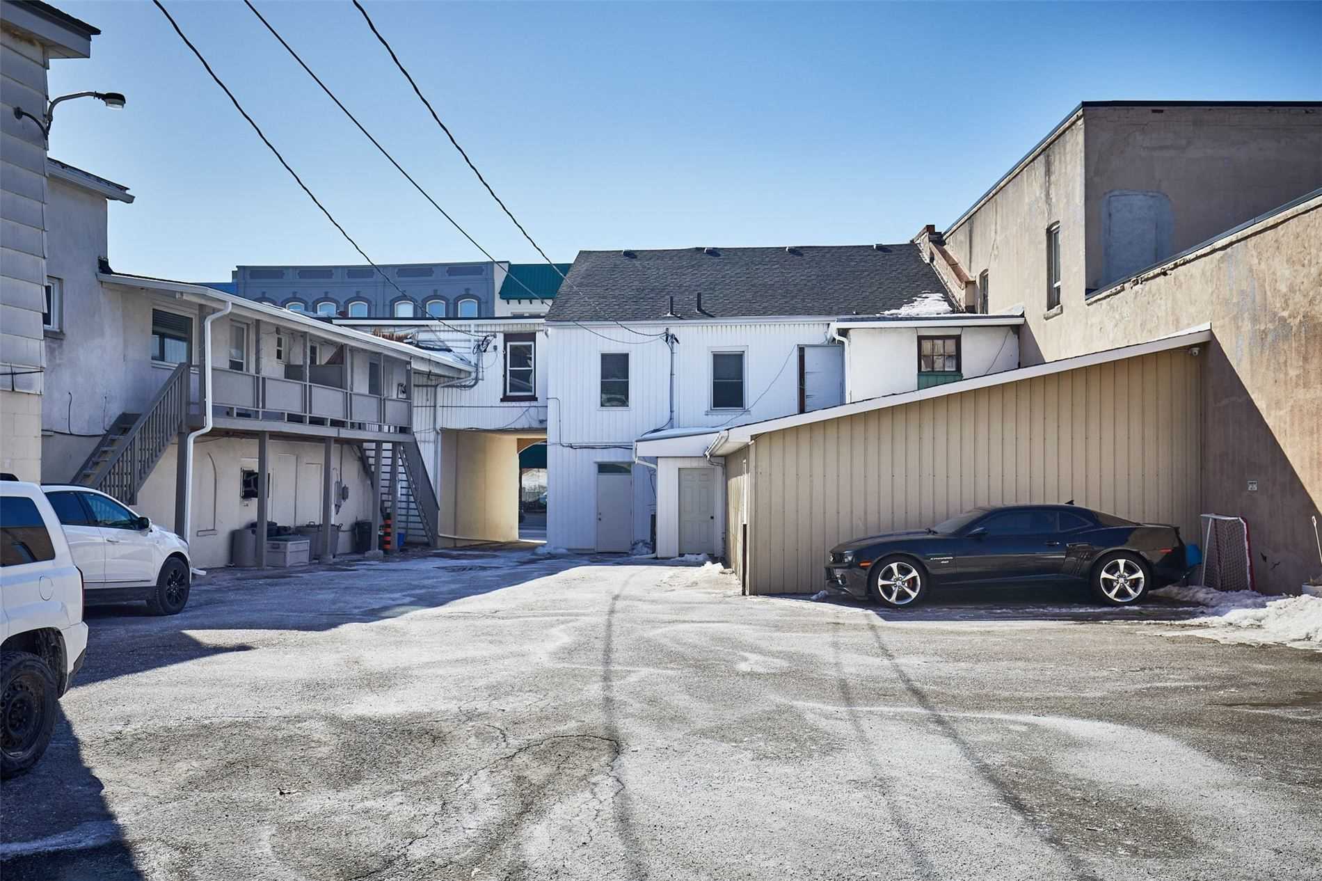 20-30 King St W