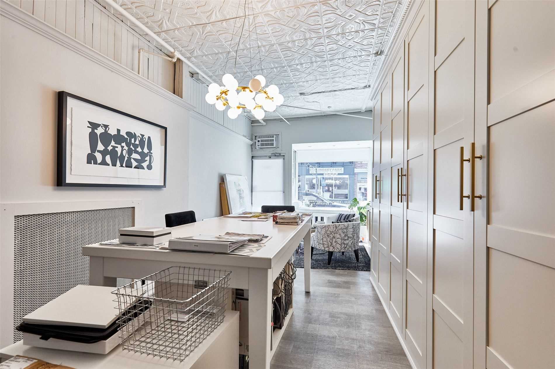 20-30 King St W