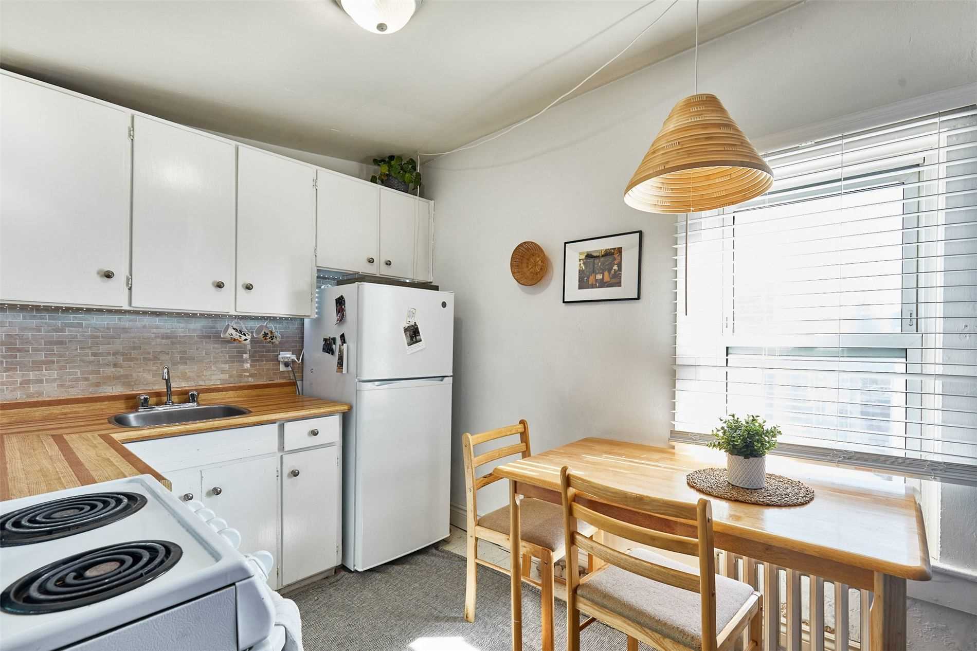 20-30 King St W