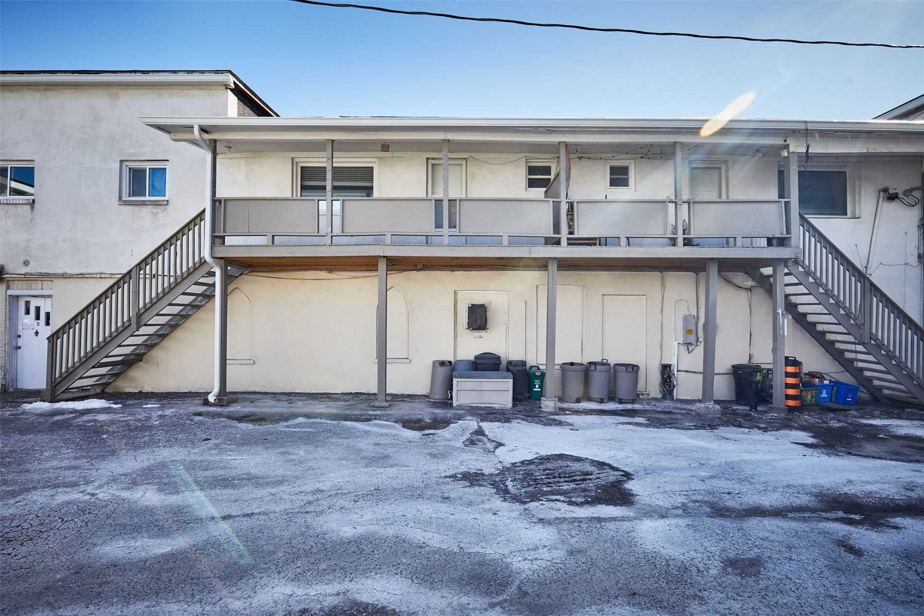 20-30 King St W