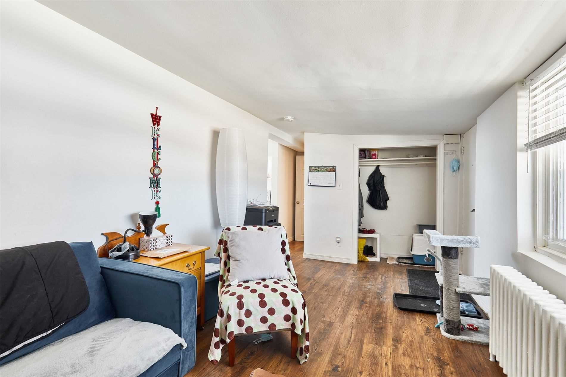 20-30 King St W