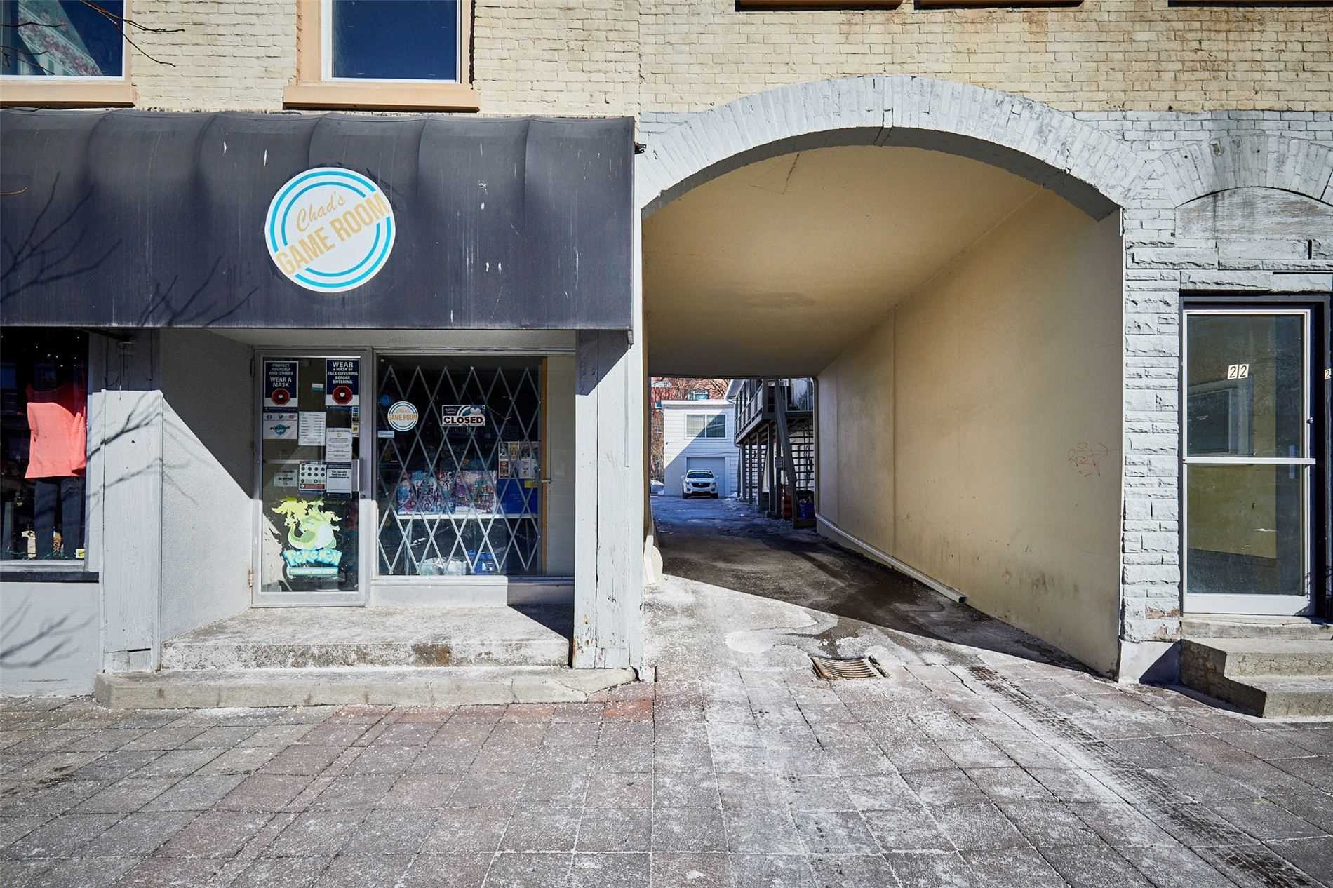 20-30 King St W