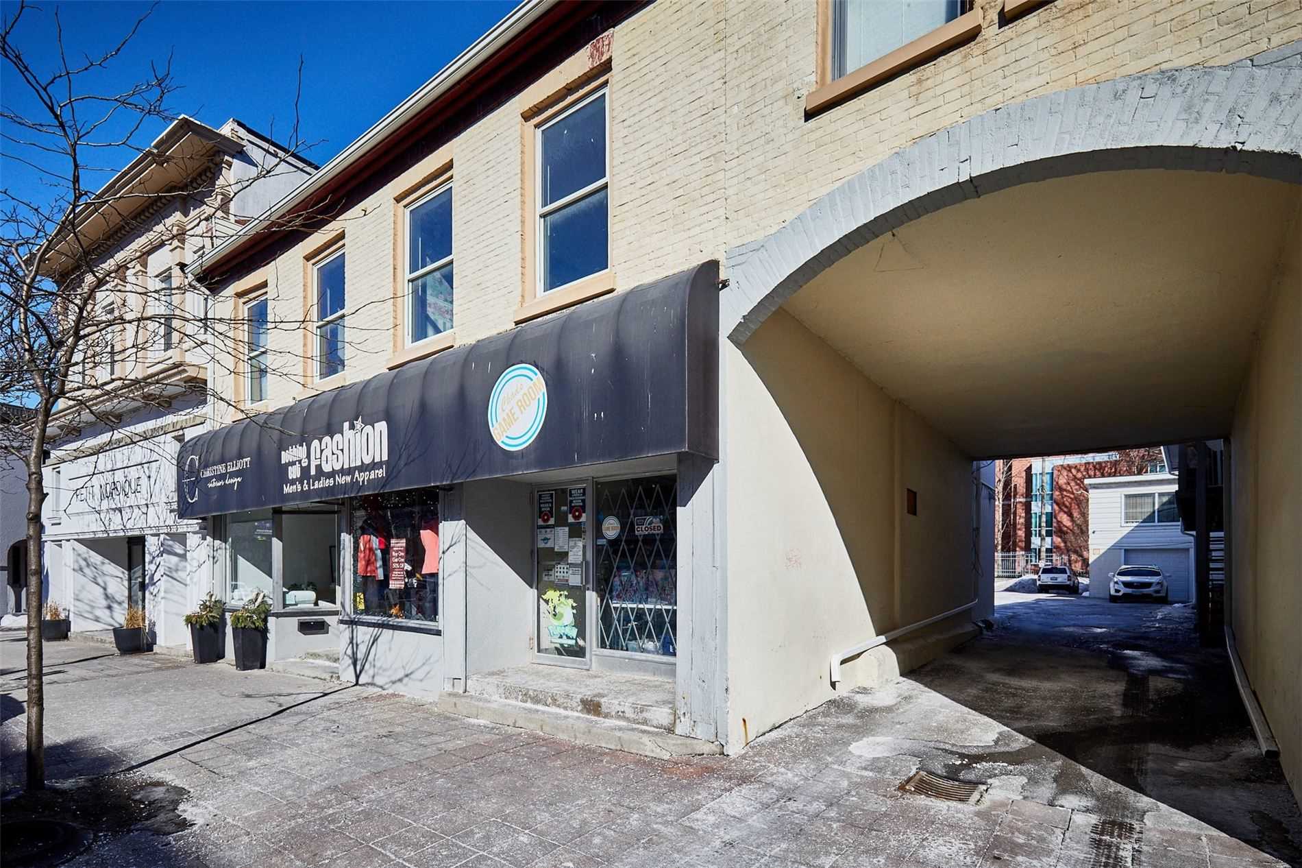 20-30 King St W