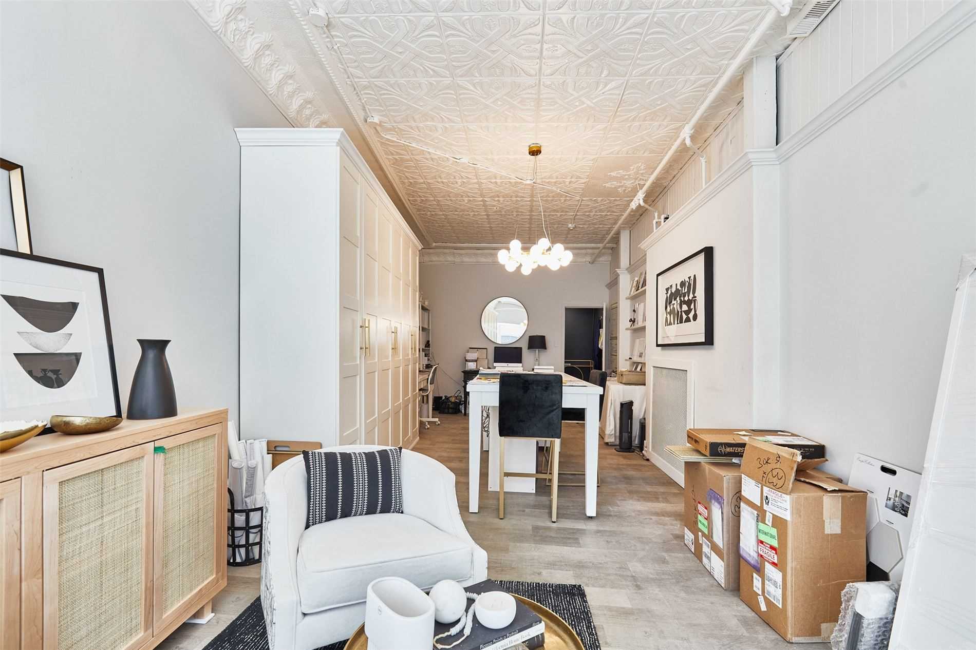 20-30 King St W