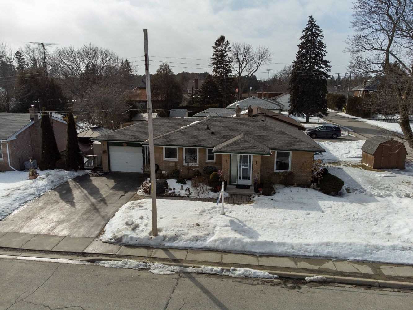38 Church St S