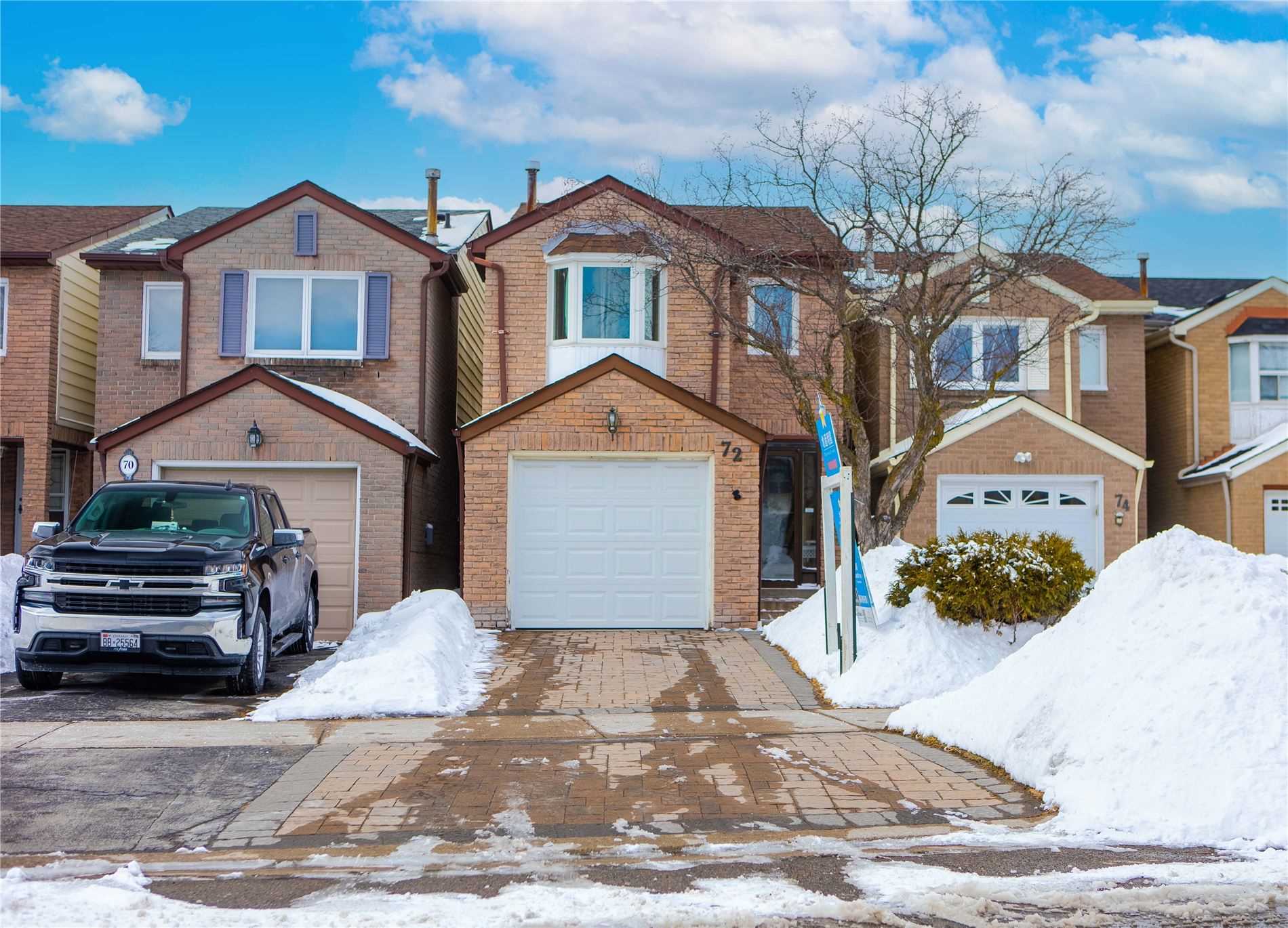 72 Eagleview Cres