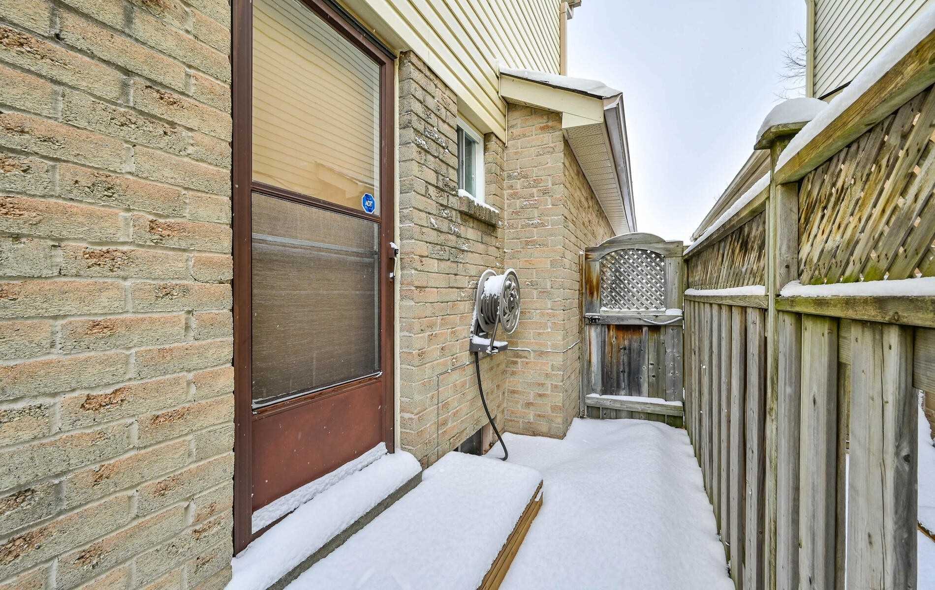 47 Gilmour Dr