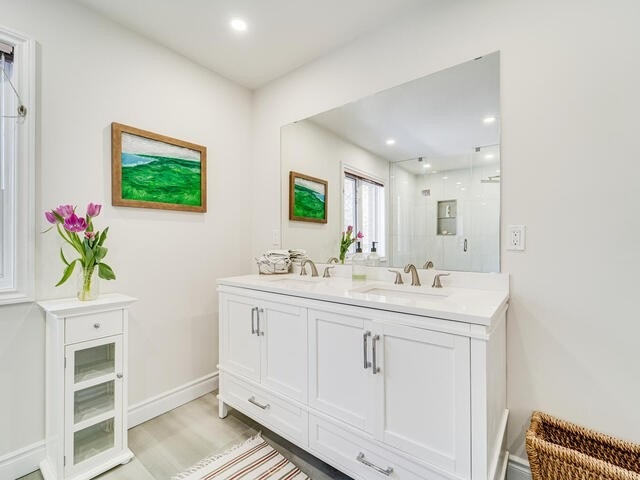 12 Stornoway Crt
