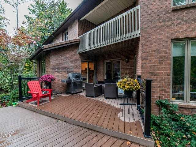 12 Stornoway Crt