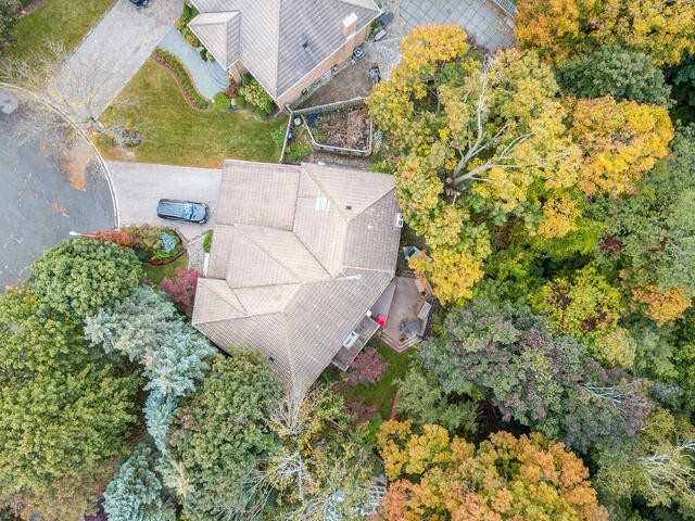 12 Stornoway Crt