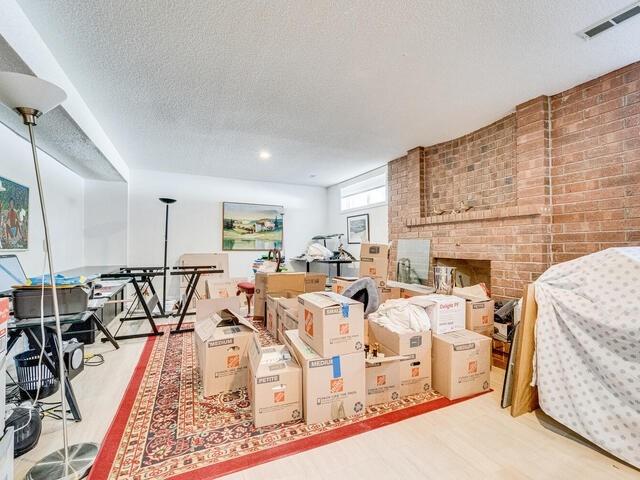 12 Stornoway Crt