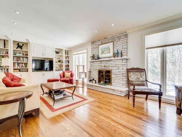 12 Stornoway Crt