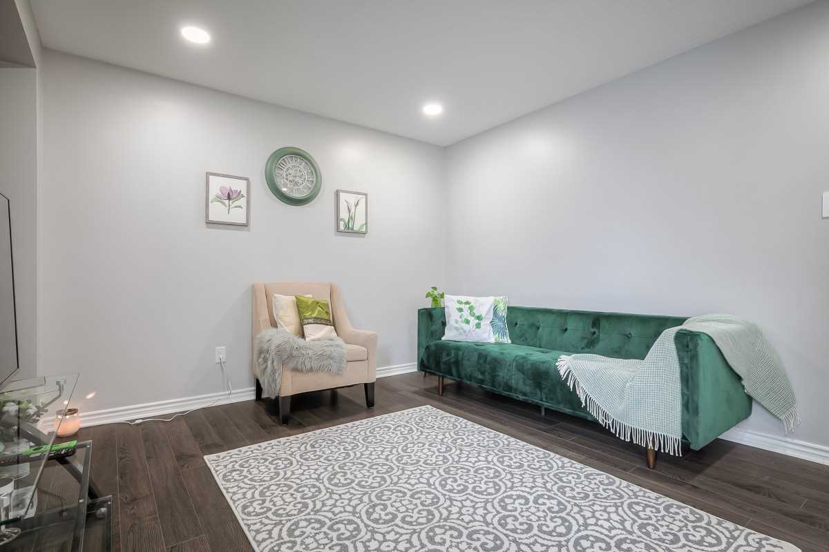 77 Stuart Rd
