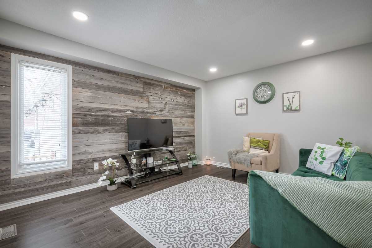 77 Stuart Rd