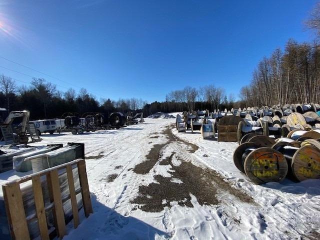 4560 Thickson Rd N