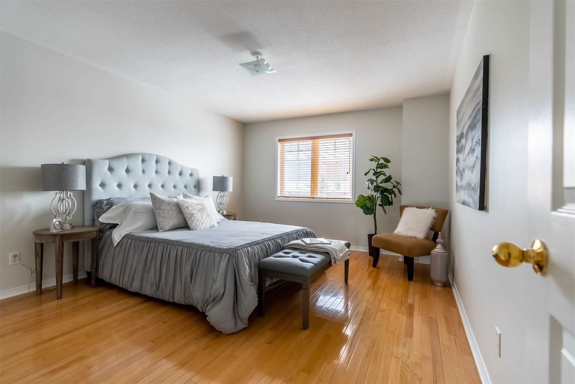 60 Haverhill Cres