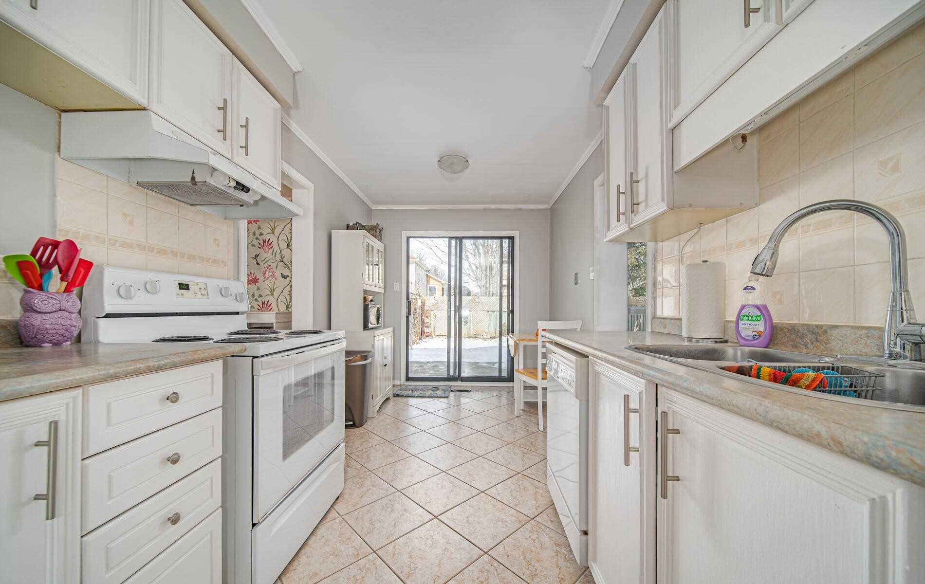 36 Stanford Cres