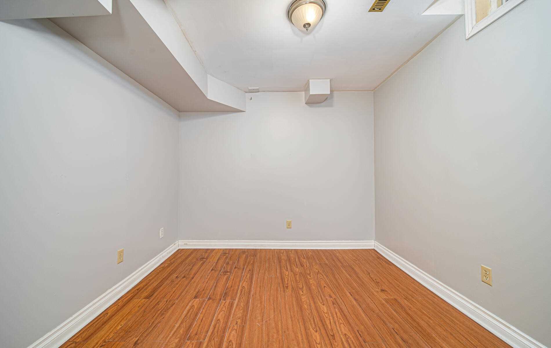 36 Stanford Cres