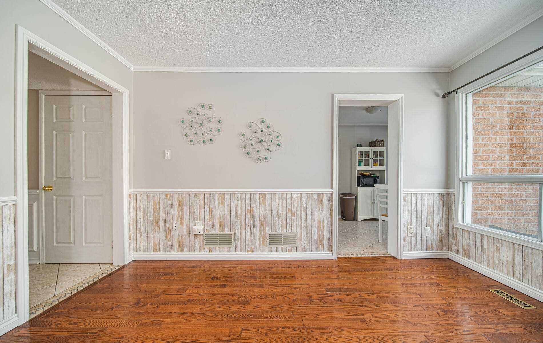 36 Stanford Cres