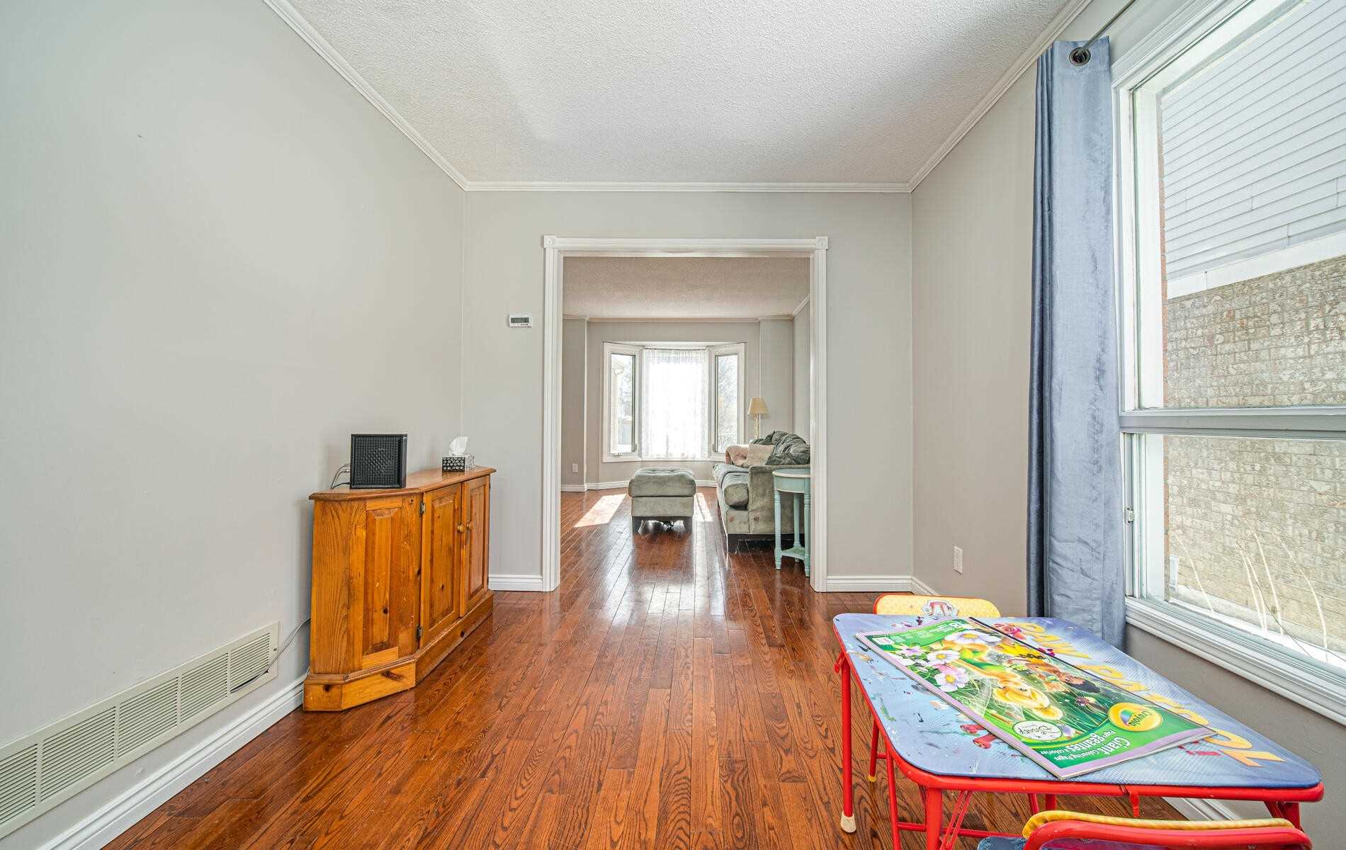 36 Stanford Cres