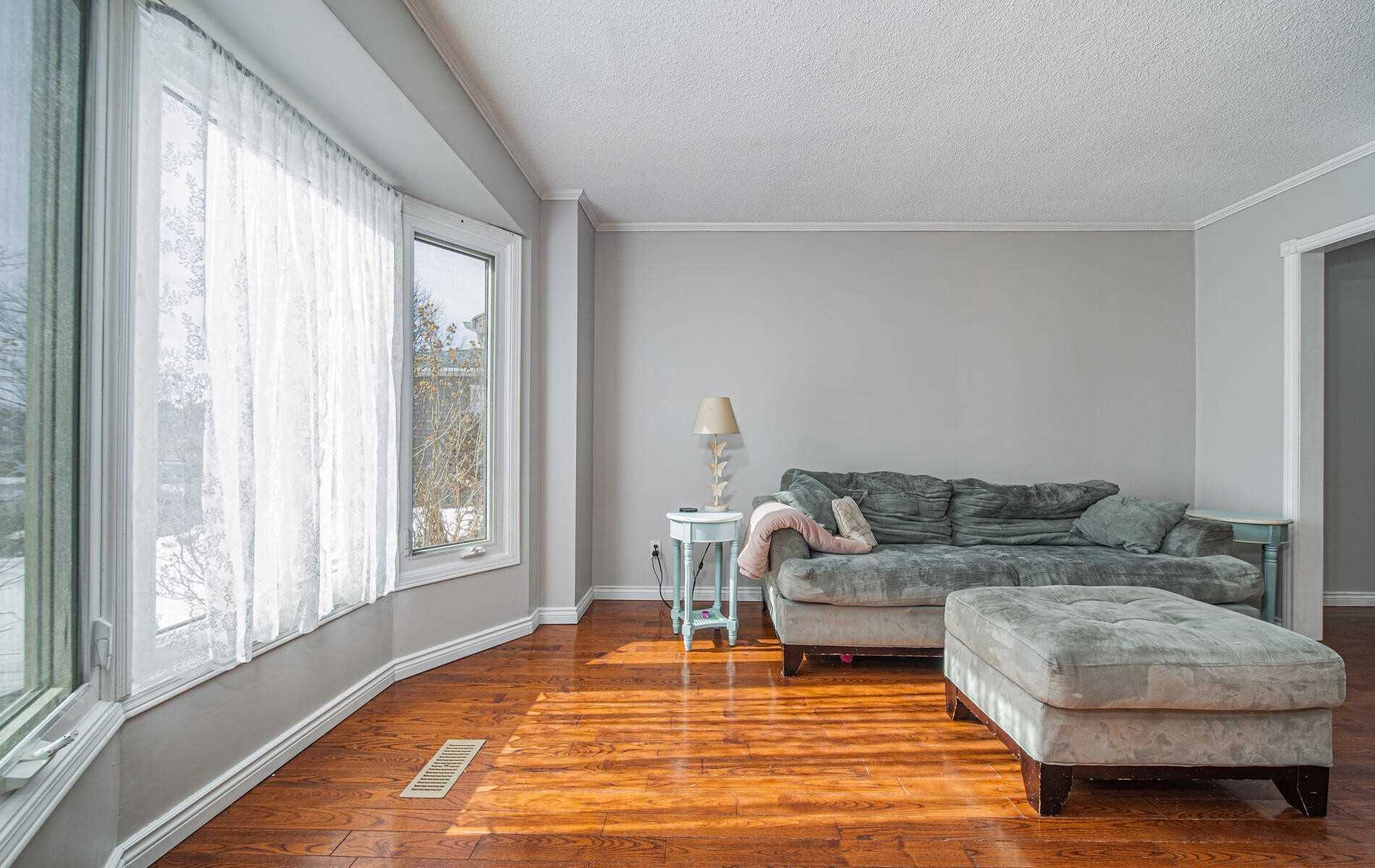36 Stanford Cres