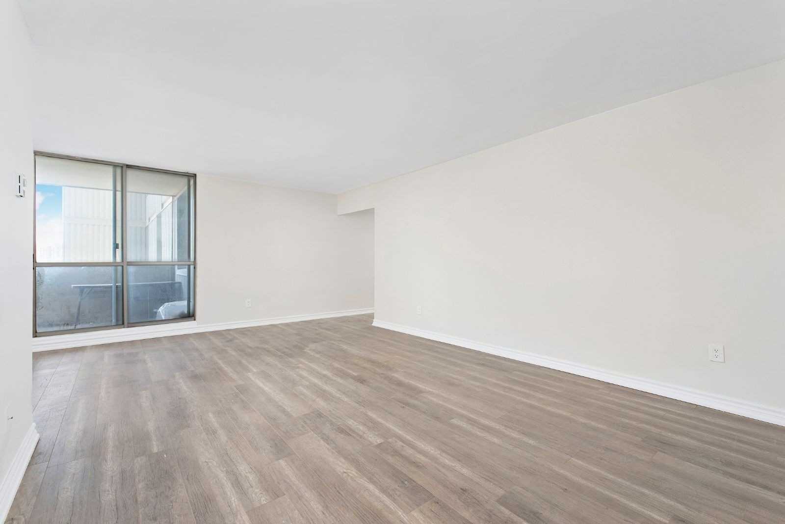 1 Massey Sq, #1009