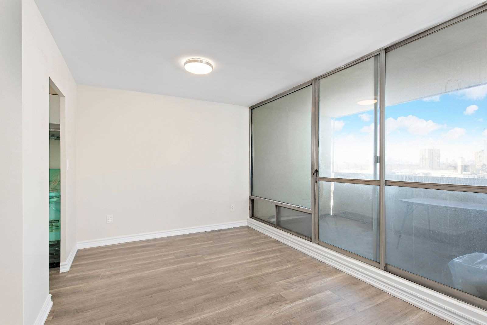 1 Massey Sq, #1009