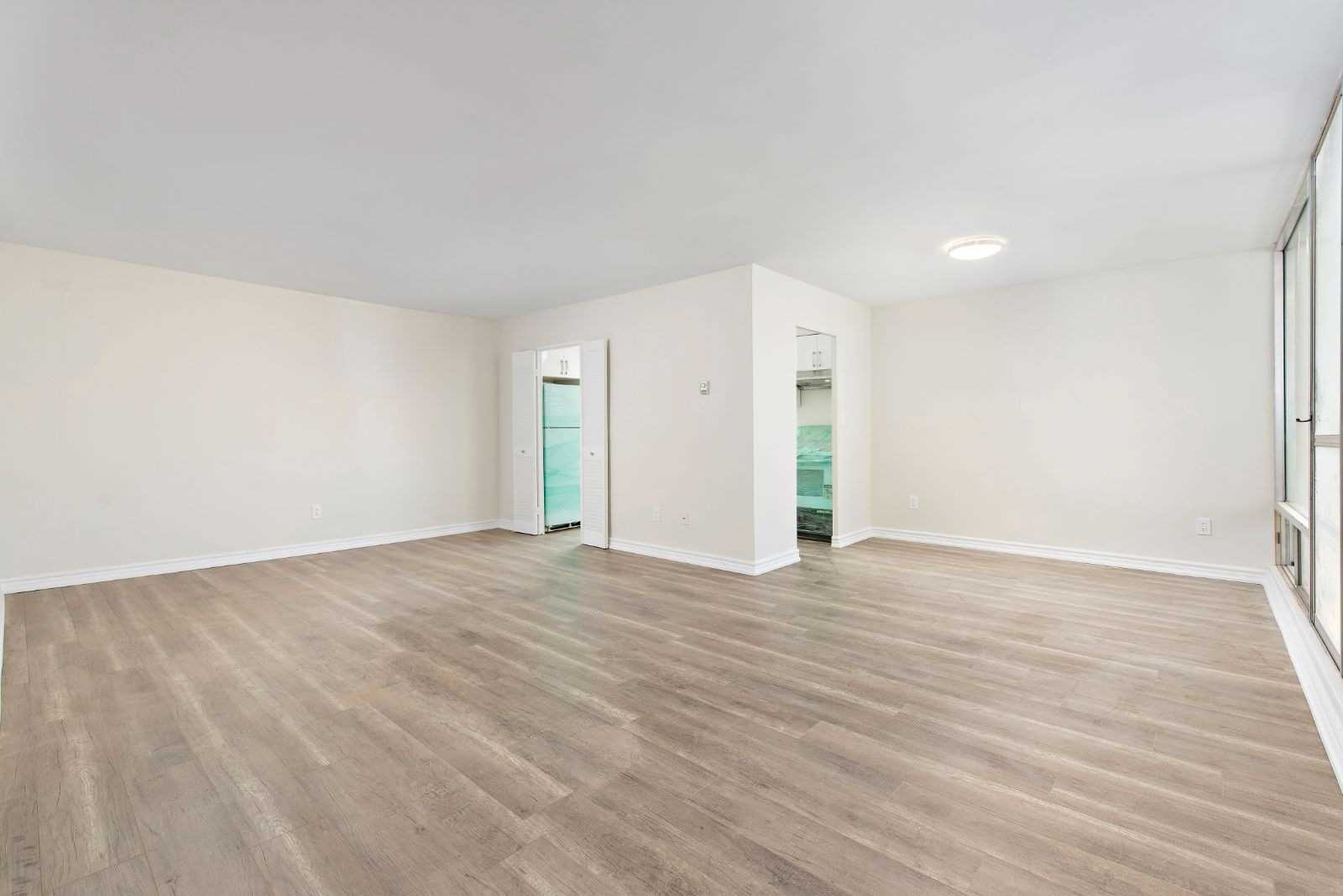 1 Massey Sq, #1009