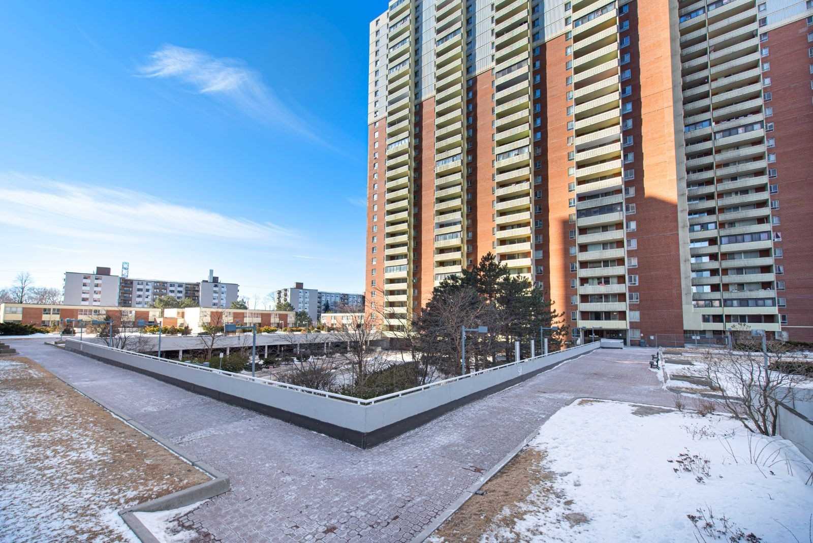 1 Massey Sq, #1009