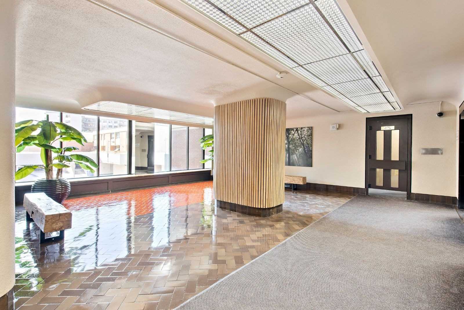 1 Massey Sq, #1009