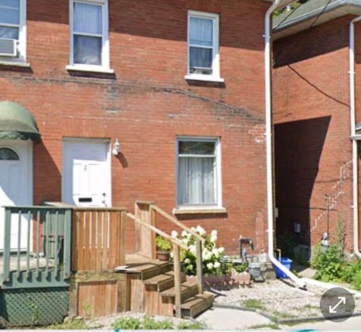 6 Liberty St S