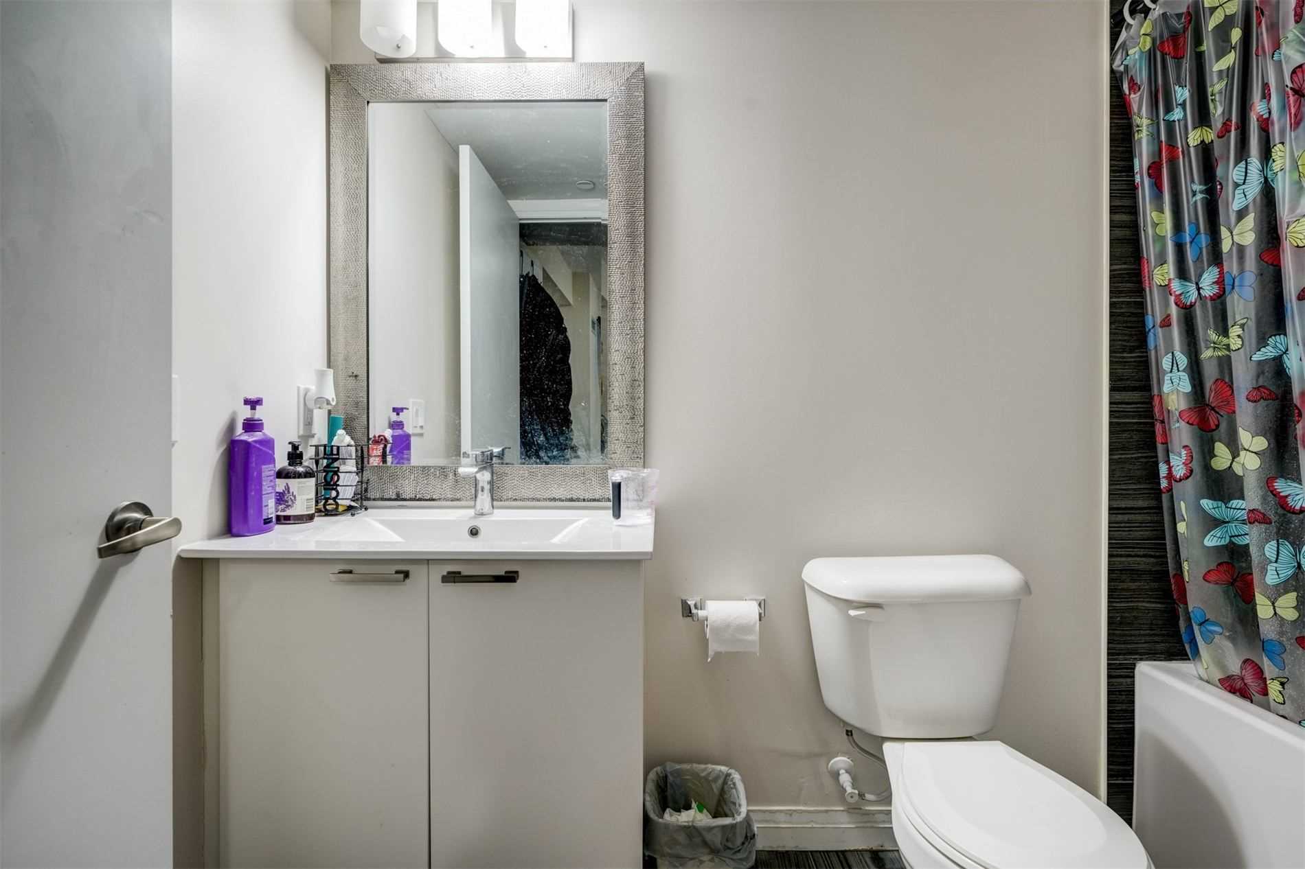 2152 Lawrence Ave E, #607