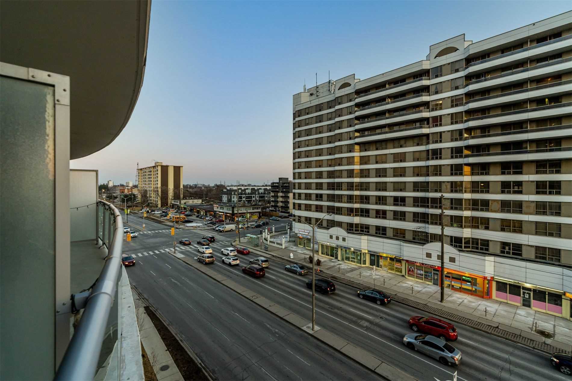 2152 Lawrence Ave E, #607