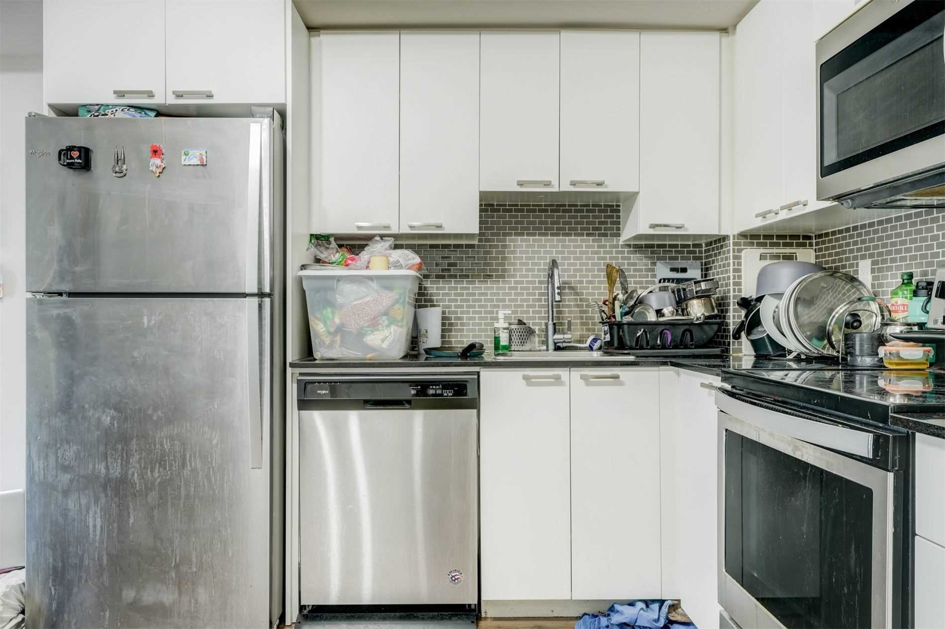 2152 Lawrence Ave E, #607